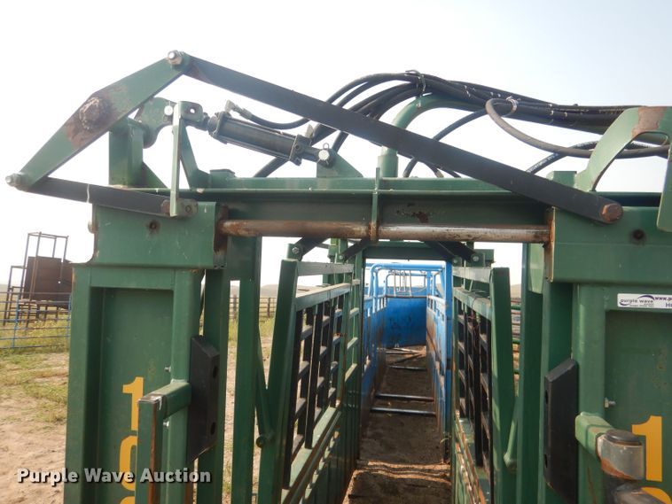 image for item HQ9514 Northstar 1000V  livestock chute