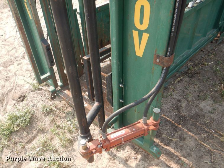 image for item HQ9514 Northstar 1000V  livestock chute
