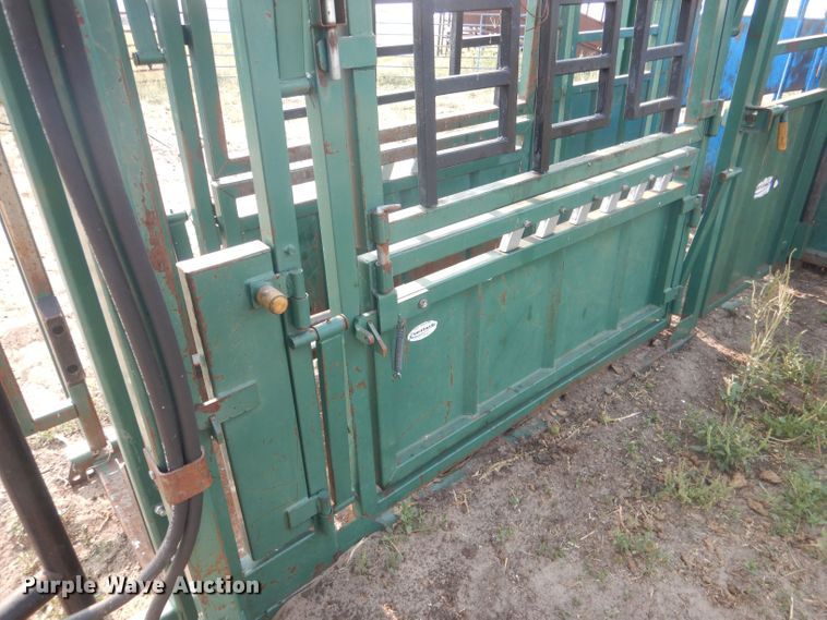 image for item HQ9514 Northstar 1000V  livestock chute