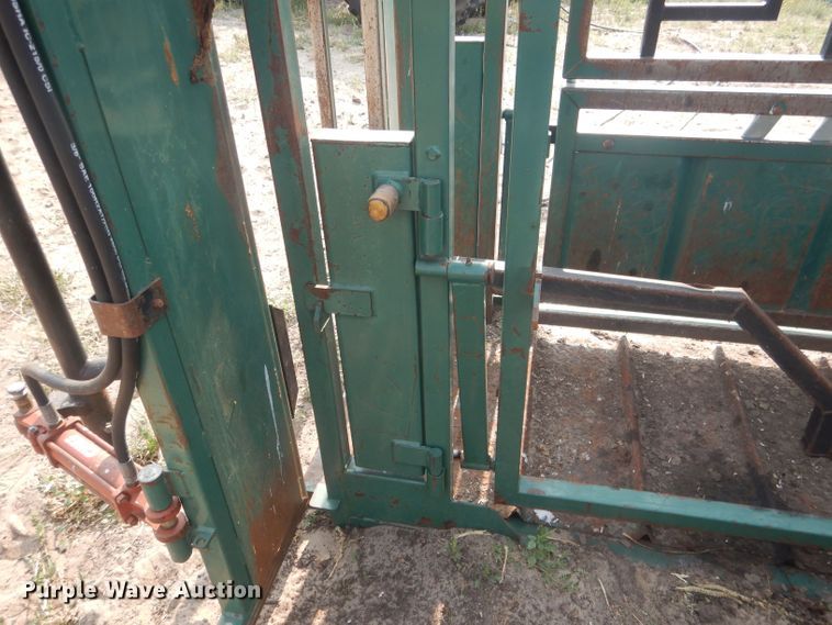 image for item HQ9514 Northstar 1000V  livestock chute