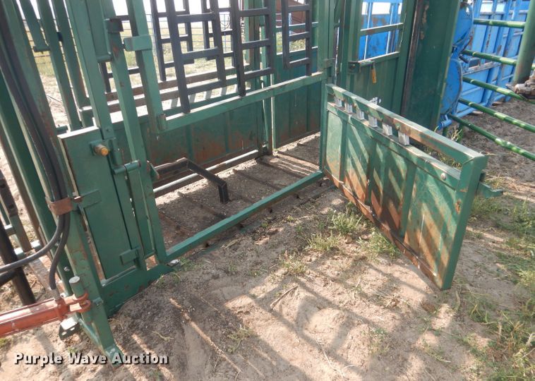 image for item HQ9514 Northstar 1000V  livestock chute