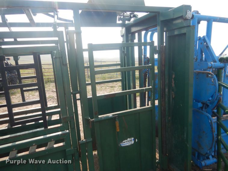 image for item HQ9514 Northstar 1000V  livestock chute