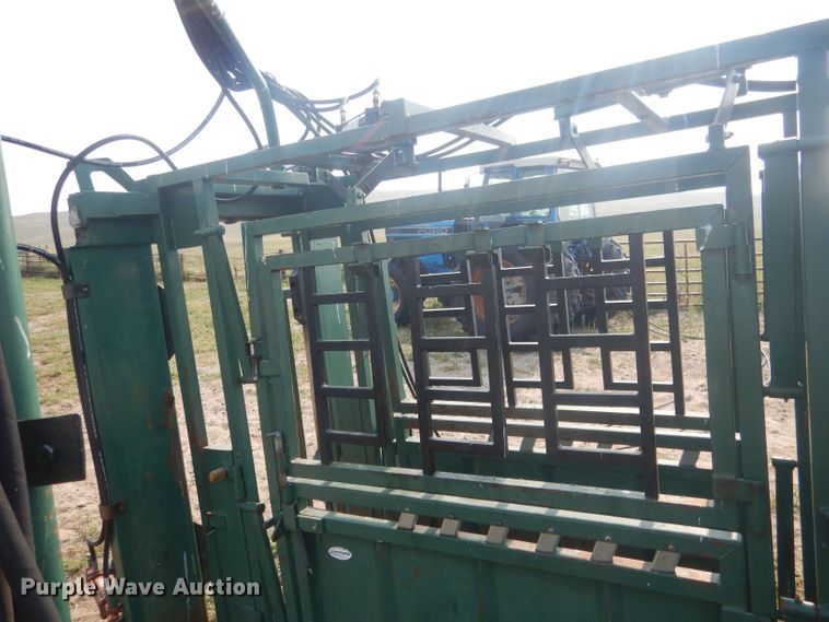 image for item HQ9514 Northstar 1000V  livestock chute