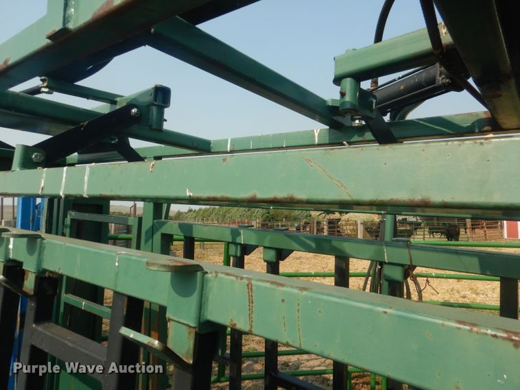 image for item HQ9514 Northstar 1000V  livestock chute