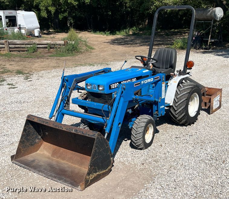 image for item IA9145 1997 New Holland 1220  MFWD tractor