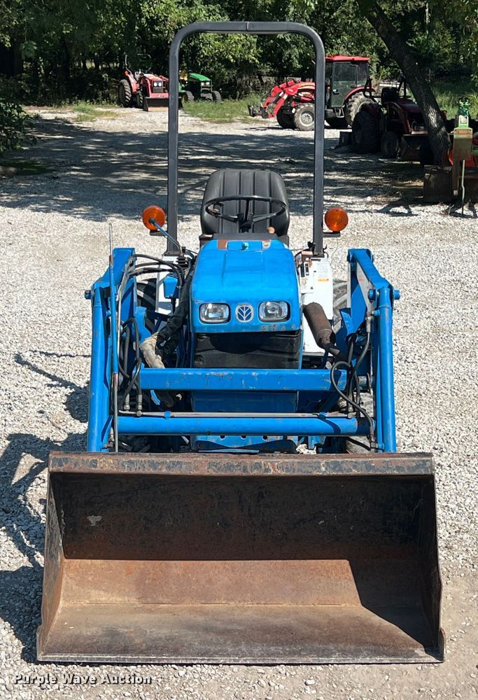 image for item IA9145 1997 New Holland 1220  MFWD tractor