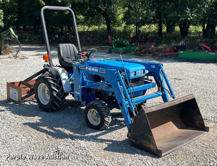 image for item IA9145 1997 New Holland 1220  MFWD tractor