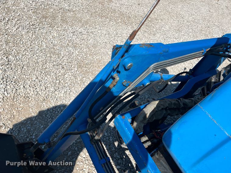 image for item IA9145 1997 New Holland 1220  MFWD tractor