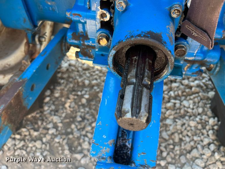 image for item IA9145 1997 New Holland 1220  MFWD tractor