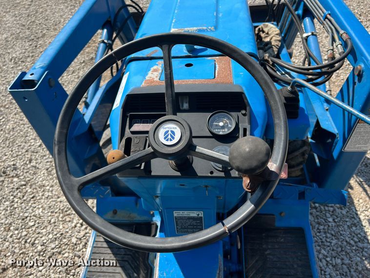 image for item IA9145 1997 New Holland 1220  MFWD tractor