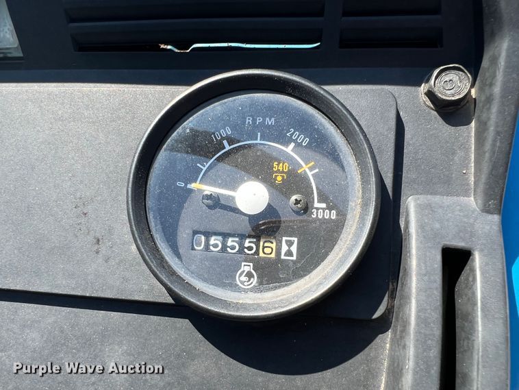 image for item IA9145 1997 New Holland 1220  MFWD tractor