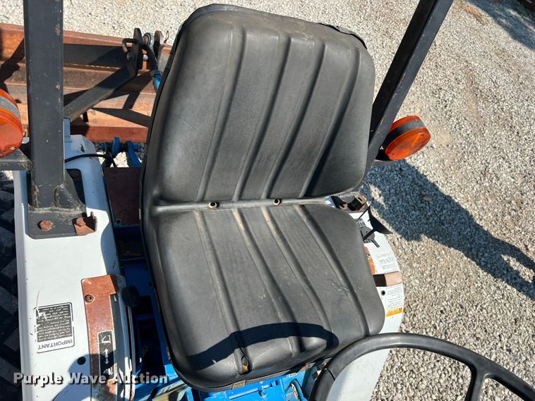 image for item IA9145 1997 New Holland 1220  MFWD tractor