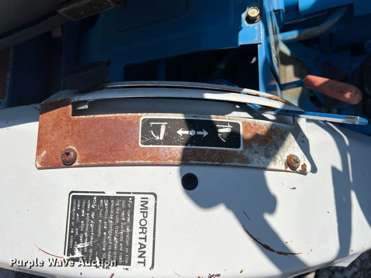 image for item IA9145 1997 New Holland 1220  MFWD tractor