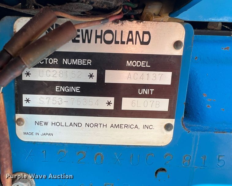 image for item IA9145 1997 New Holland 1220  MFWD tractor