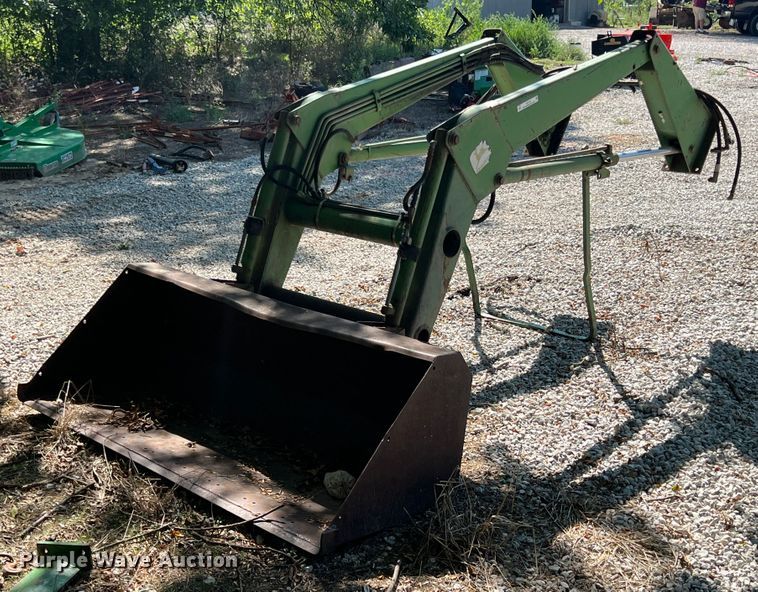 image for item IA9146 John Deere 148  loader