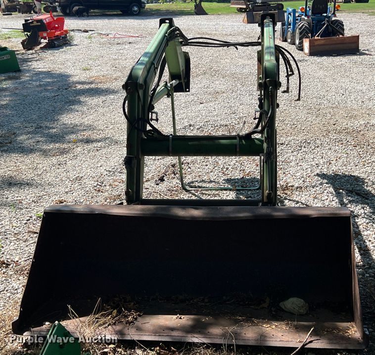 image for item IA9146 John Deere 148  loader
