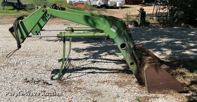 image for item IA9146 John Deere 148  loader