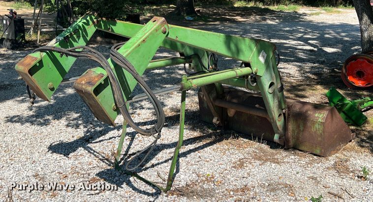 image for item IA9146 John Deere 148  loader