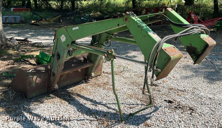 image for item IA9146 John Deere 148  loader