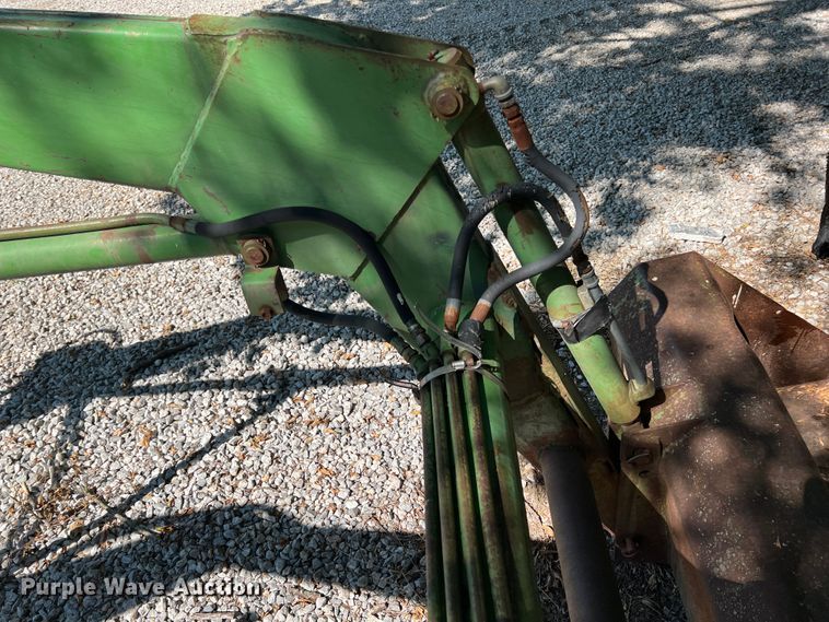 image for item IA9146 John Deere 148  loader