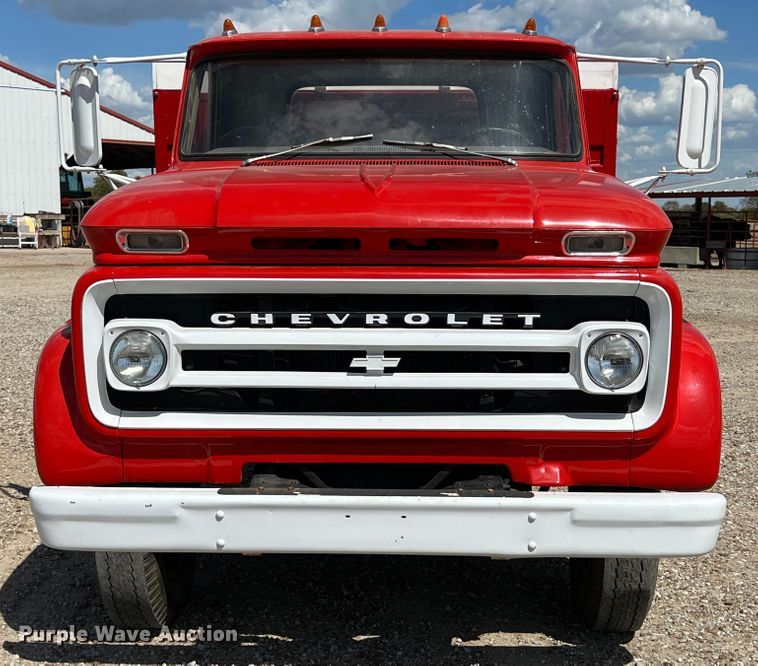 image for item IA9208 1966 Chevrolet C60  grain truck