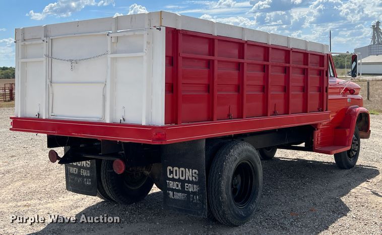 image for item IA9208 1966 Chevrolet C60  grain truck