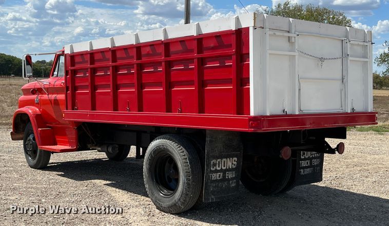 image for item IA9208 1966 Chevrolet C60  grain truck