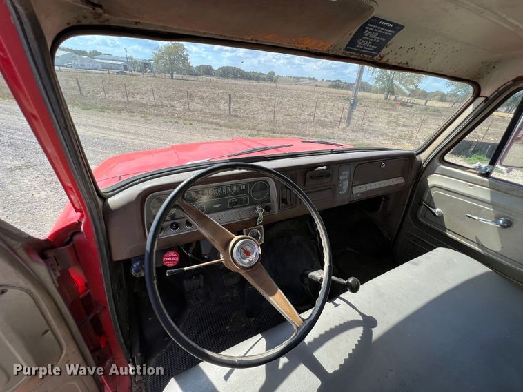 image for item IA9208 1966 Chevrolet C60  grain truck