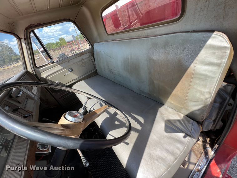 image for item IA9208 1966 Chevrolet C60  grain truck