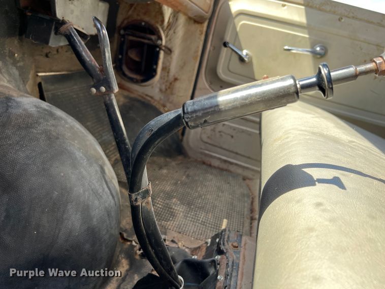 image for item IA9208 1966 Chevrolet C60  grain truck