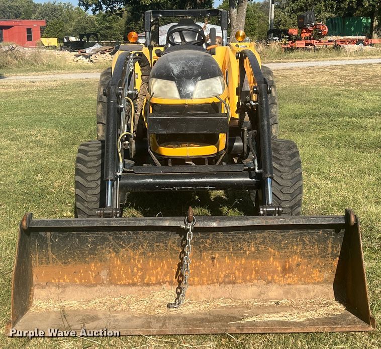 image for item IA9220 Cub Cadet LX410  MFWD tractor