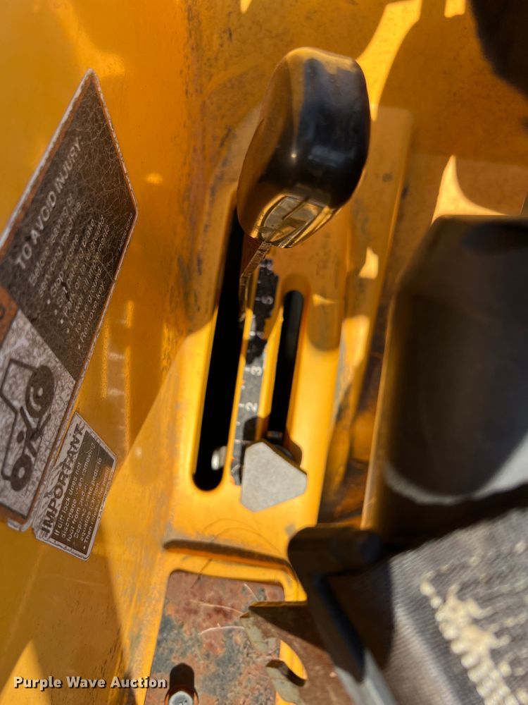 image for item IA9220 Cub Cadet LX410  MFWD tractor