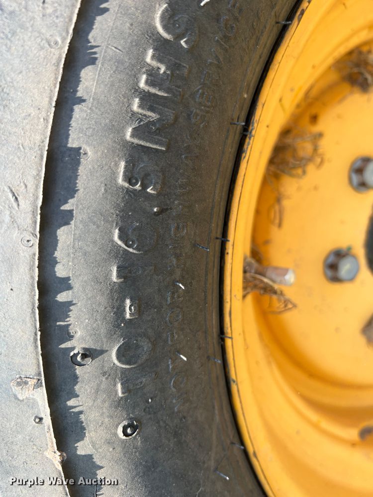 image for item IA9220 Cub Cadet LX410  MFWD tractor