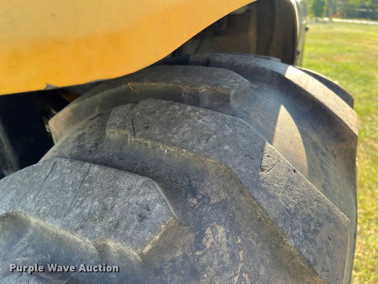 image for item IA9220 Cub Cadet LX410  MFWD tractor