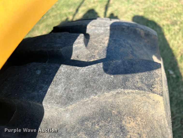 image for item IA9220 Cub Cadet LX410  MFWD tractor