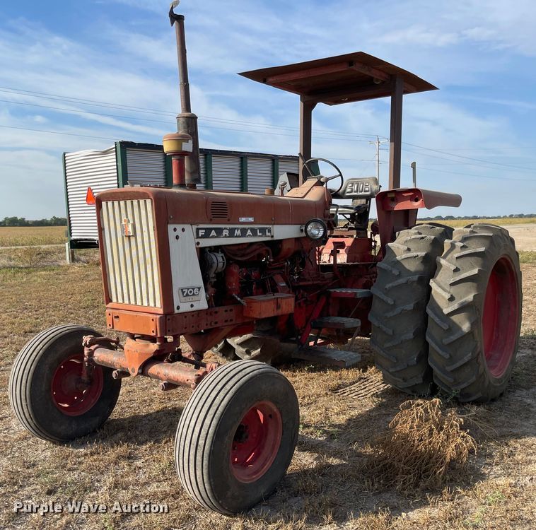 image for item JD9330 1965 International Farmall 706  tractor