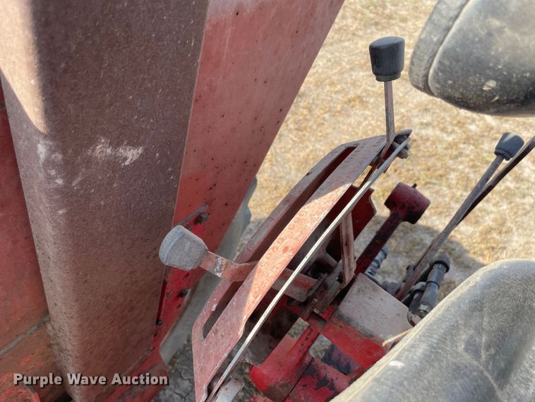 image for item JD9330 1965 International Farmall 706  tractor