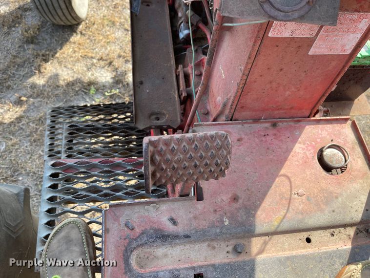 image for item JD9330 1965 International Farmall 706  tractor