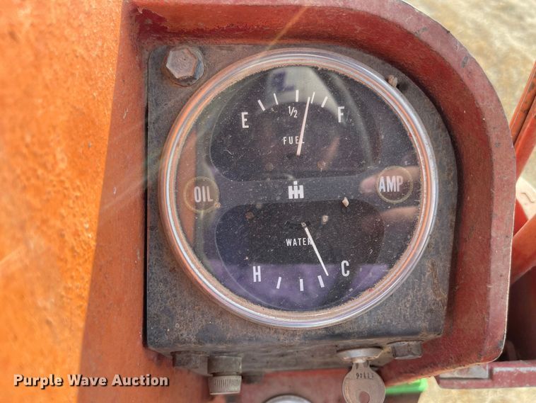 image for item JD9330 1965 International Farmall 706  tractor