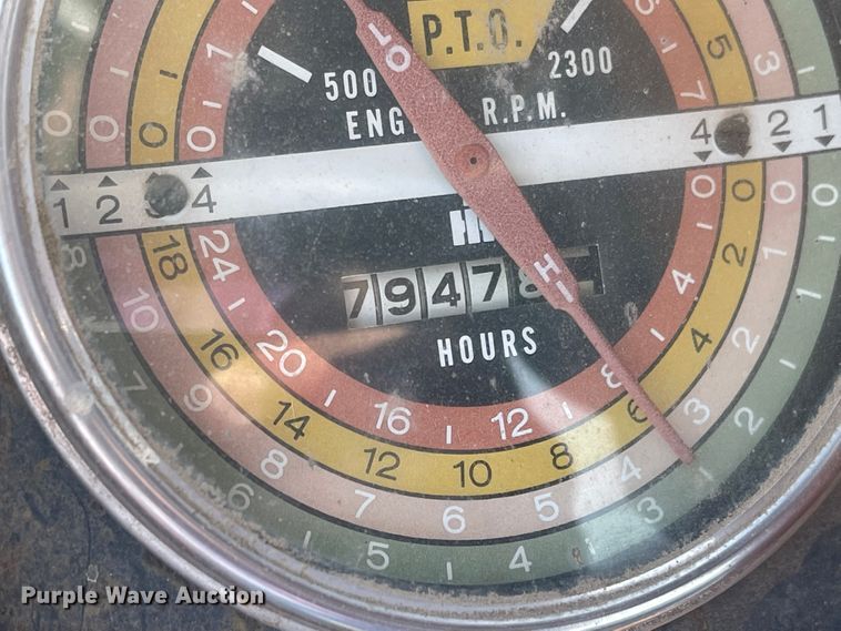 image for item JD9330 1965 International Farmall 706  tractor