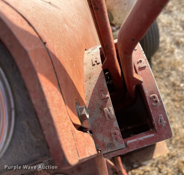 image for item JD9330 1965 International Farmall 706  tractor