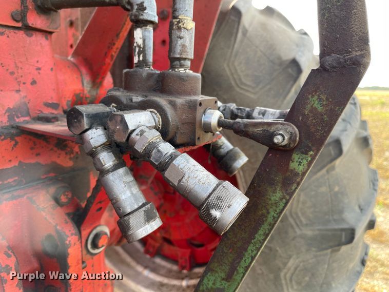 image for item JD9330 1965 International Farmall 706  tractor