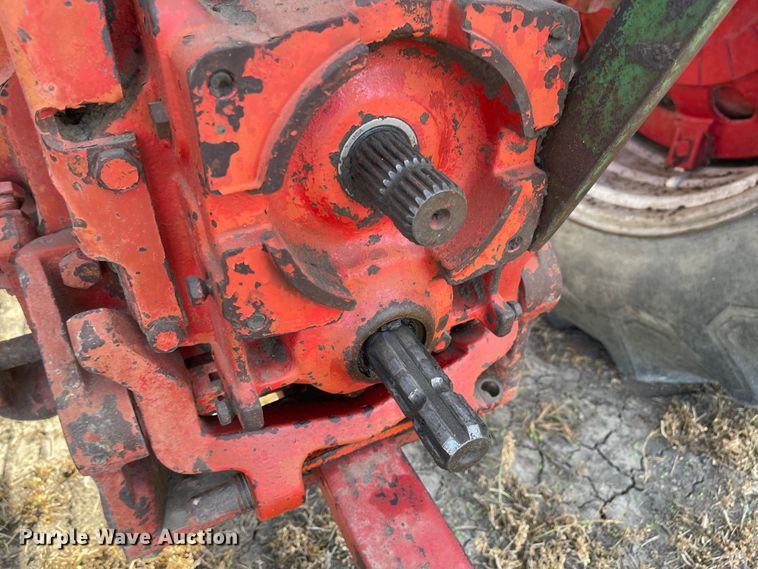 image for item JD9330 1965 International Farmall 706  tractor