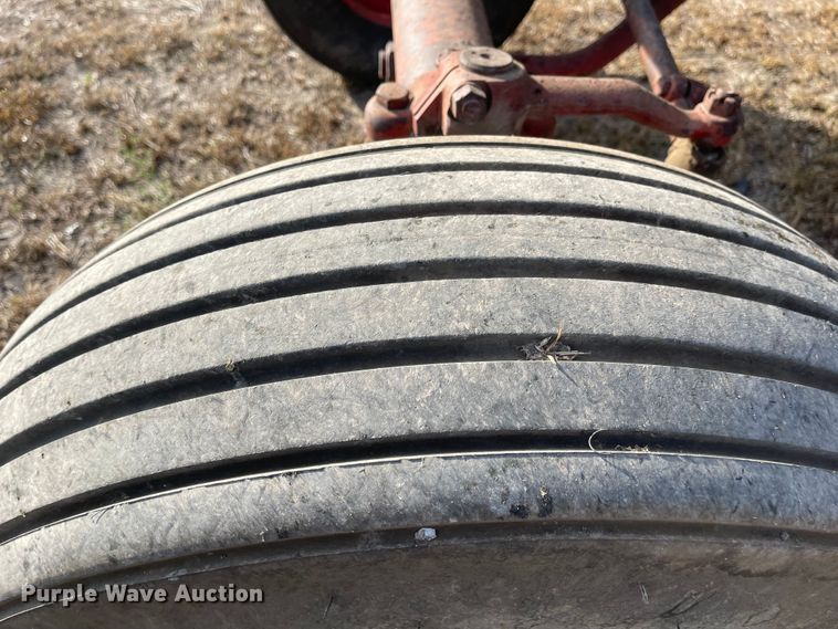 image for item JD9330 1965 International Farmall 706  tractor