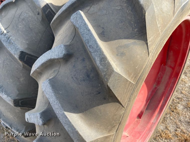 image for item JD9330 1965 International Farmall 706  tractor