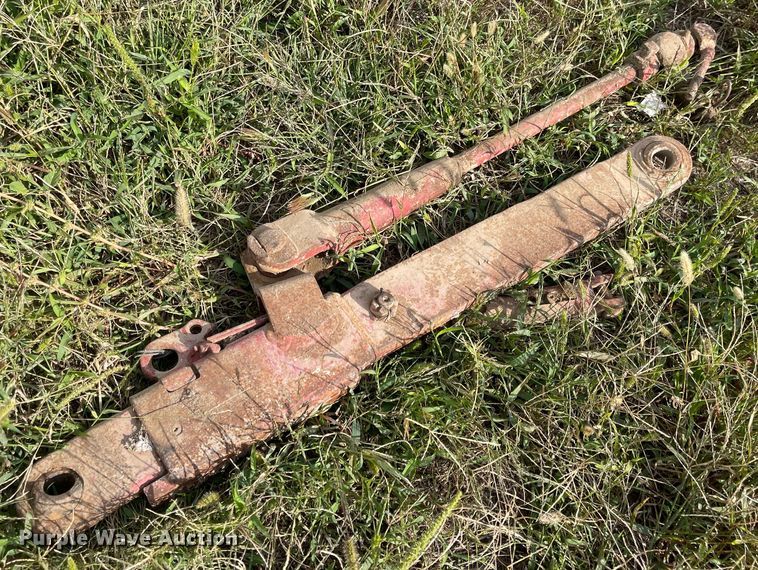 image for item JD9330 1965 International Farmall 706  tractor