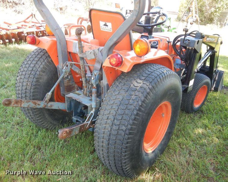 image for item KF9430 Kubota B9200D  MFWD tractor
