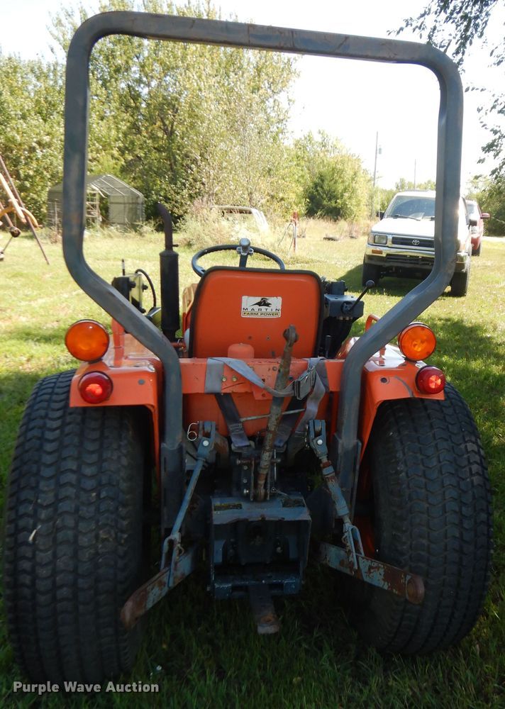 image for item KF9430 Kubota B9200D  MFWD tractor