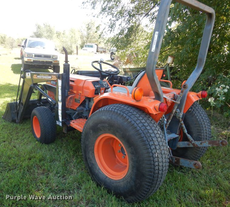 image for item KF9430 Kubota B9200D  MFWD tractor