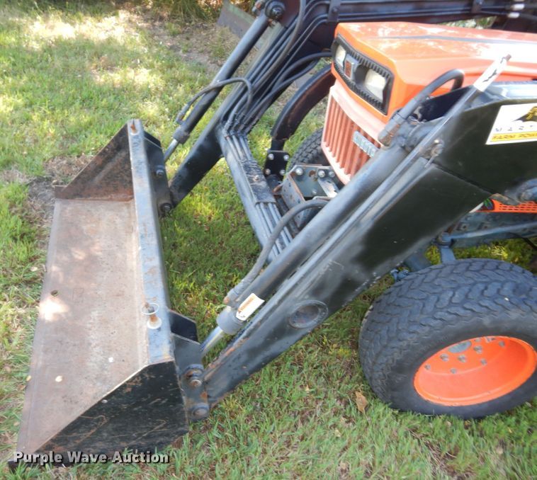 image for item KF9430 Kubota B9200D  MFWD tractor
